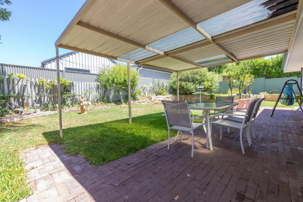 Shabby Chic Shack - 2 Bedroom Beach Cottage Yanchep Εξωτερικό φωτογραφία